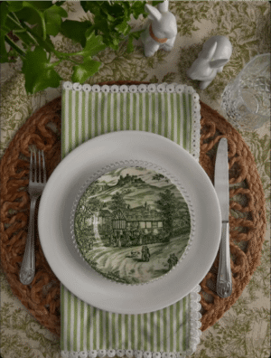 Green lace napkin