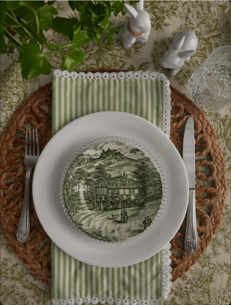 green napkin
