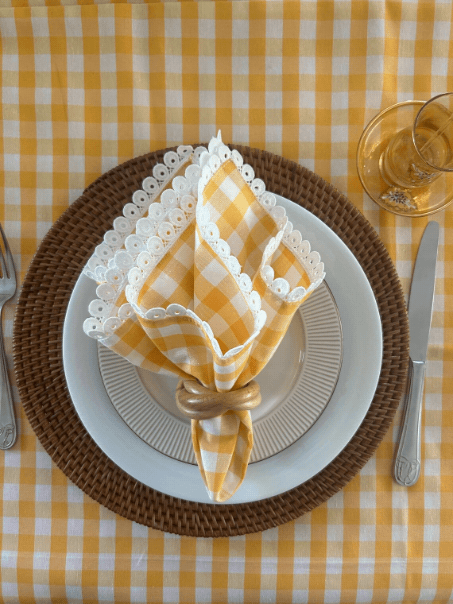 yellow napkin